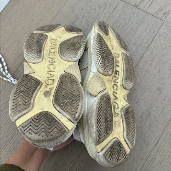 Balenciaga Triple S Leather Trainers White - Picture 8 of 9